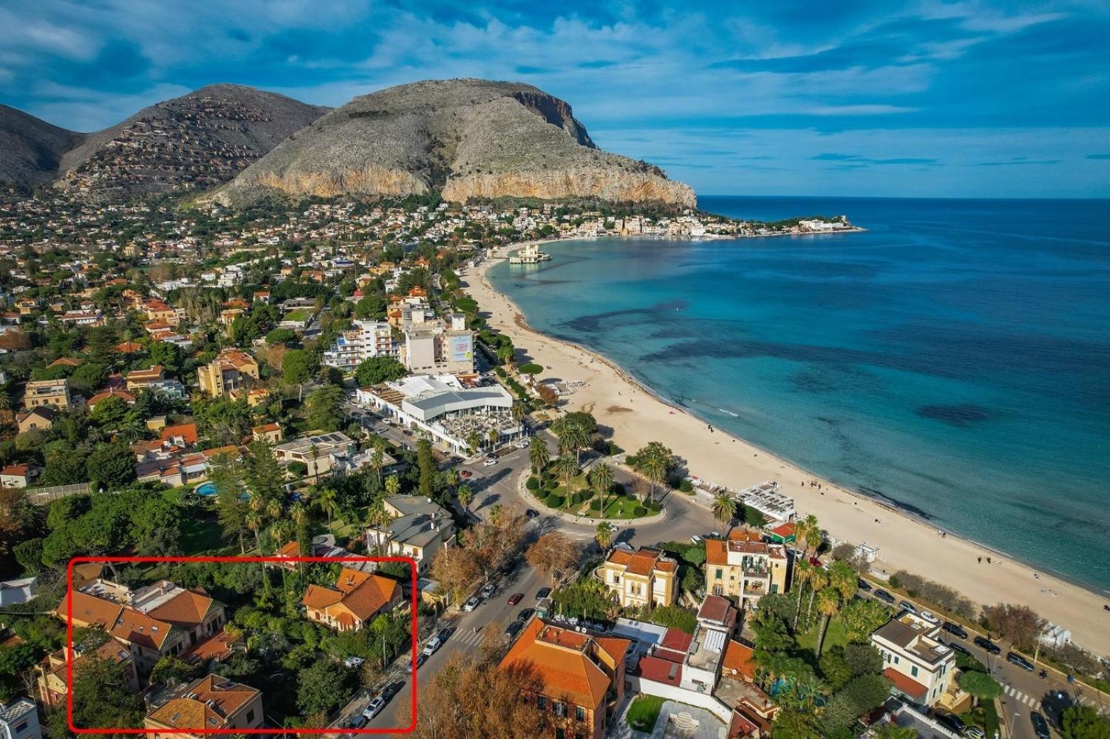 Mondello Beach Luxury Apartments Палермо Экстерьер фото
