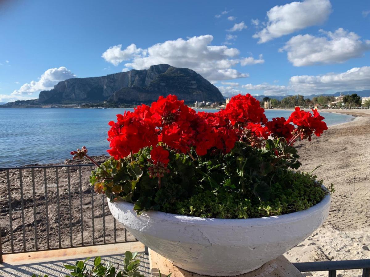 Mondello Beach Luxury Apartments Палермо Экстерьер фото
